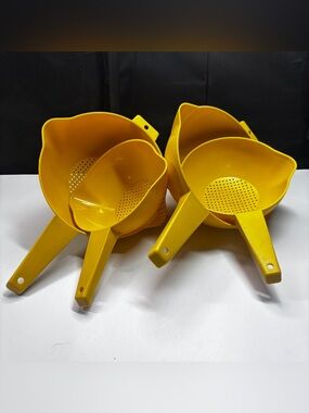 Vtg Tupperware 4 Yellow Colander Strainer 2qt 1 qt Grandma Cottage Core Country
